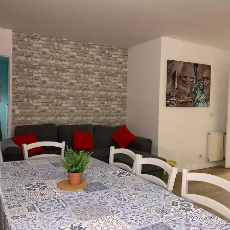 Disney, Very Spacious Comfortable 3 Bedrooms Family Apartment, 8 Pers, Wifi, Netflix