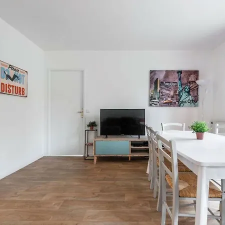Disney, Very Spacious Comfortable 3 Bedrooms Family Apartment, 8 Pers, Wifi, Netflix Chessy (Seine-et-Marne)