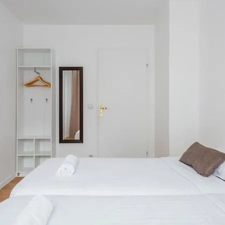 Apartment Disney, Very Spacious Comfortable 3 Bedrooms Family Apartment, 8 Pers, Wifi, Netflix Chessy (Seine-et-Marne)