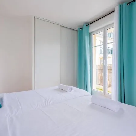 Disney, Very Spacious Comfortable 3 Bedrooms Family Apartment, 8 Pers, Wifi, Netflix *